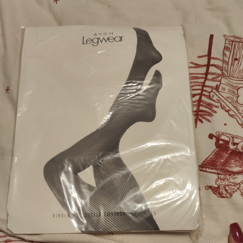 Avon Legwear Ribbed Tights in Ivory Size B
